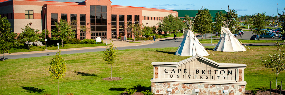 Trường Đại Học Cape Breton, Canada