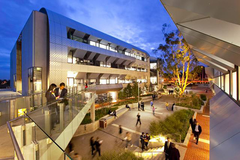 Trường Đại học Deakin - Úc